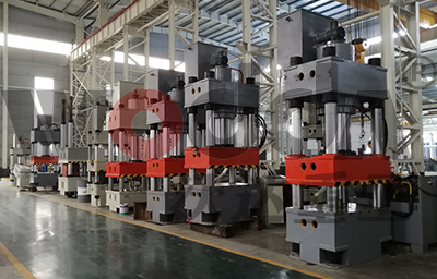 山東油壓機(jī)廠家——沃達(dá)重工油壓機(jī)廠家直銷(xiāo)