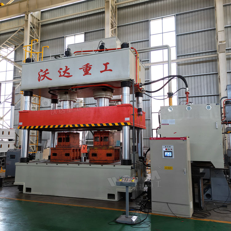 1000噸三梁四柱油壓機.jpg