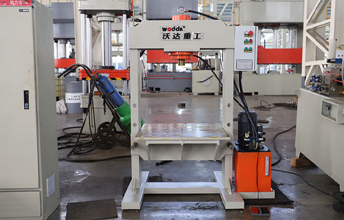 龍門油壓機(jī)如何維護(hù)保養(yǎng)？