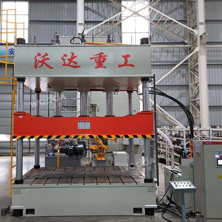 315噸汽車內(nèi)飾件成型油壓機.jpg