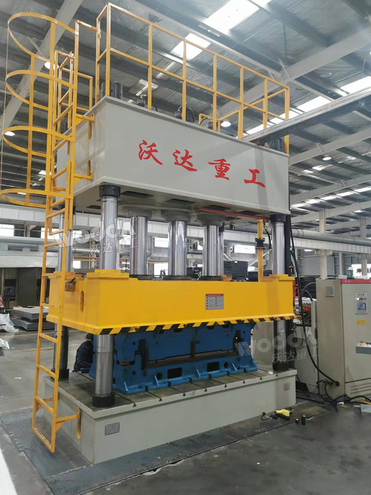 400噸四柱油壓機.jpg
